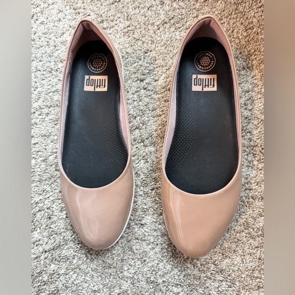 Woman’s flats - Picture 1 of 7